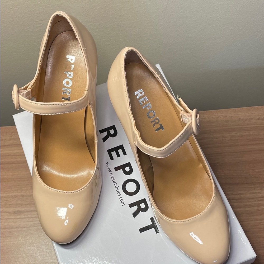 Report Women's Nude Patent Mary Jane 4” Chunky Heels
